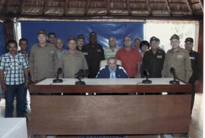 Fidel sostuvo un encuentro con oficiales y trabajadores civiles del Ministerio del Interior y las FAR. Foto: Estudio Revolución